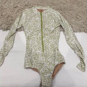 Green and White Leopard Print wetsuit